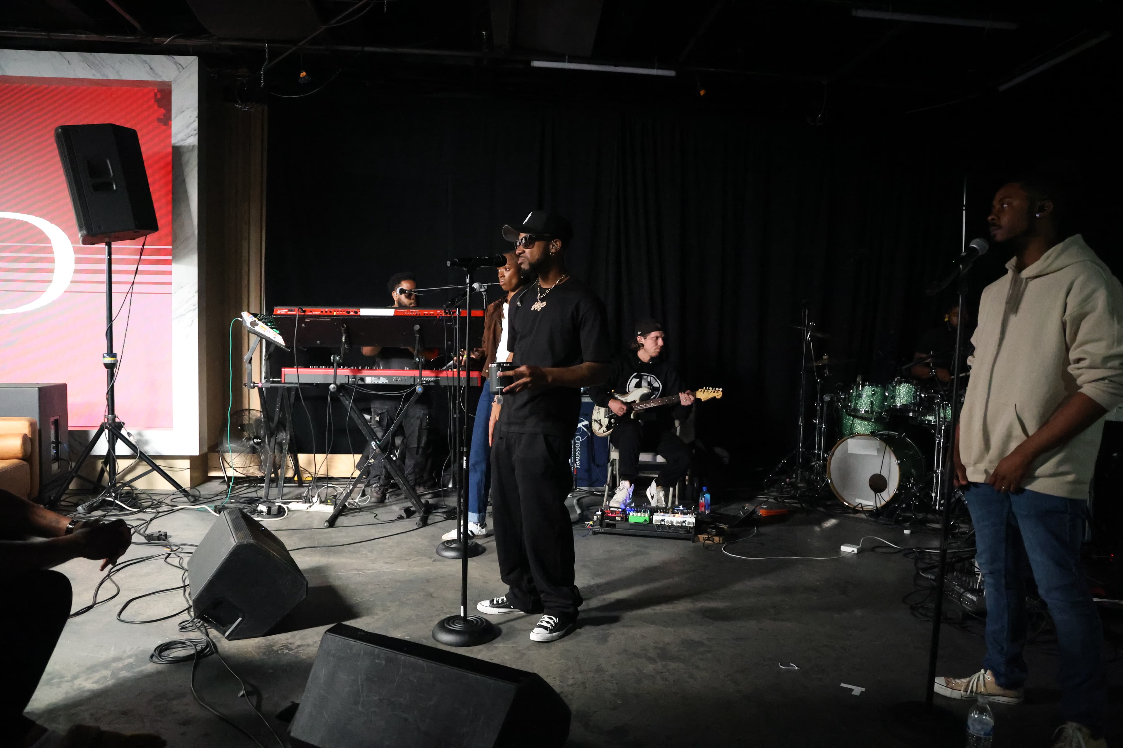 Algee Smith performing live